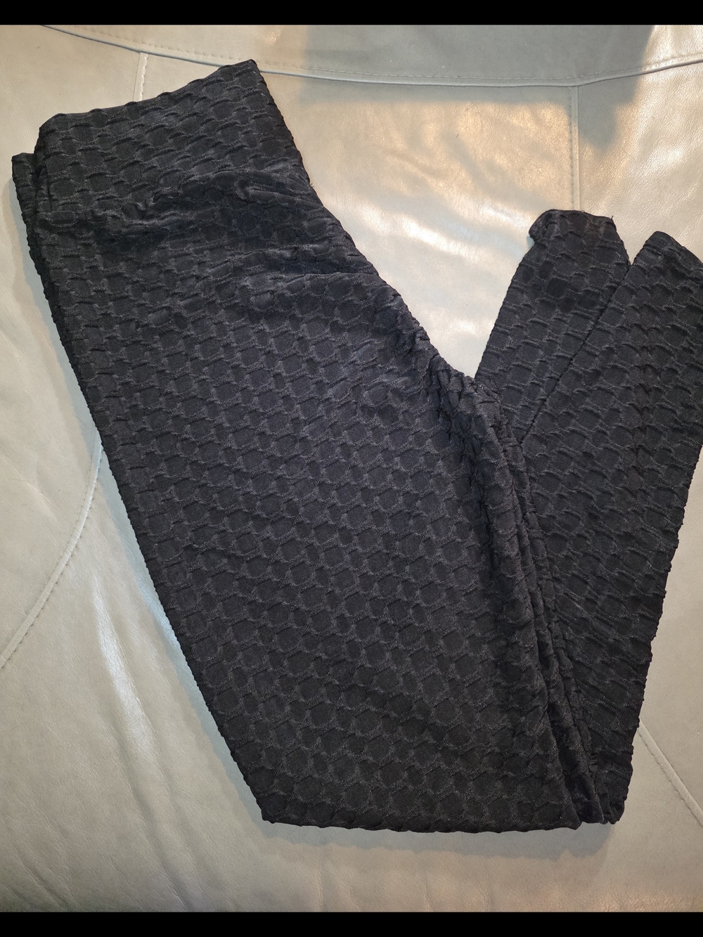 Textured Scrunch Booty Lifting Leggings Trio - Pink, Black, Gray - Picture 14 of 16